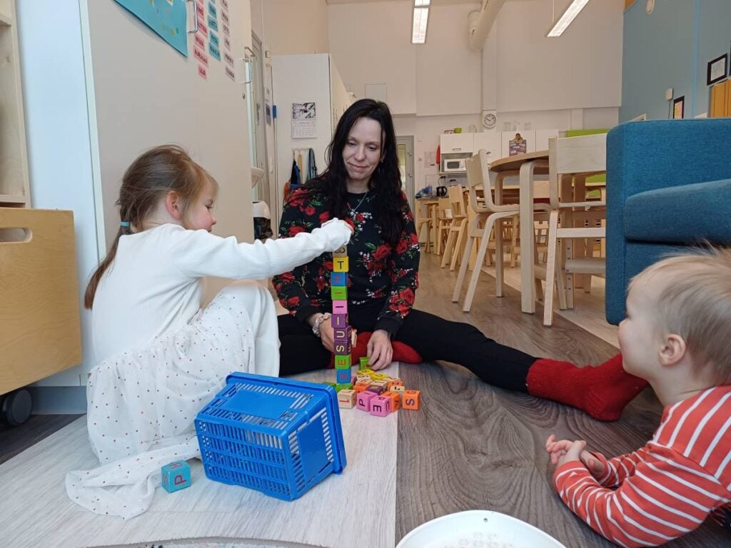 sosionomi lapset torninrakennus yhteistyö